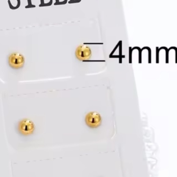 NWT Set of 3 Stud Earrings in Gold Tone - Picture 2 of 8